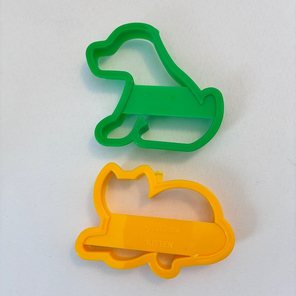 Wilton Puppy & Kitten Plastic Cookie Cutters Set of 2